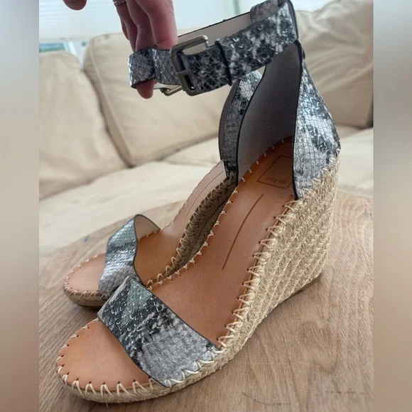 DOLCE VITA Women's Noor Wedge Sandal Stone Mint Black White Snake Print Sz 7.5 - Picture 3 of 8